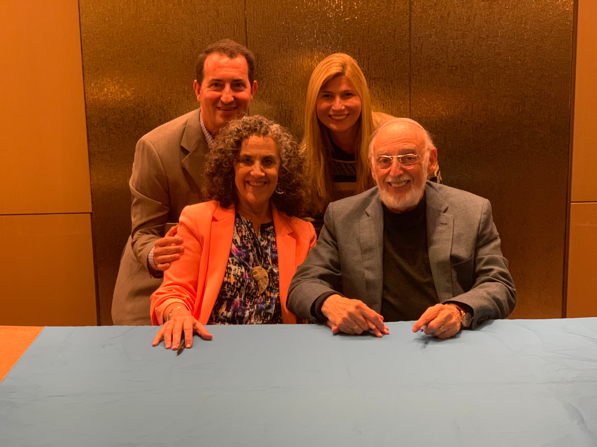 Adriana Leite e Yuri com John e Julie Gottman em Nova York